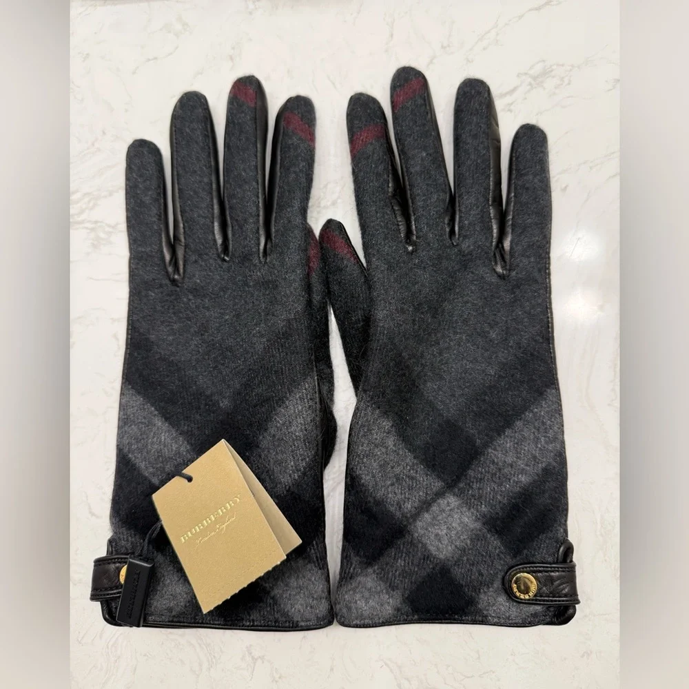 Burberry Dark Gray / Charcoal Plaid Women’s Gloves - Picture 1 of 6